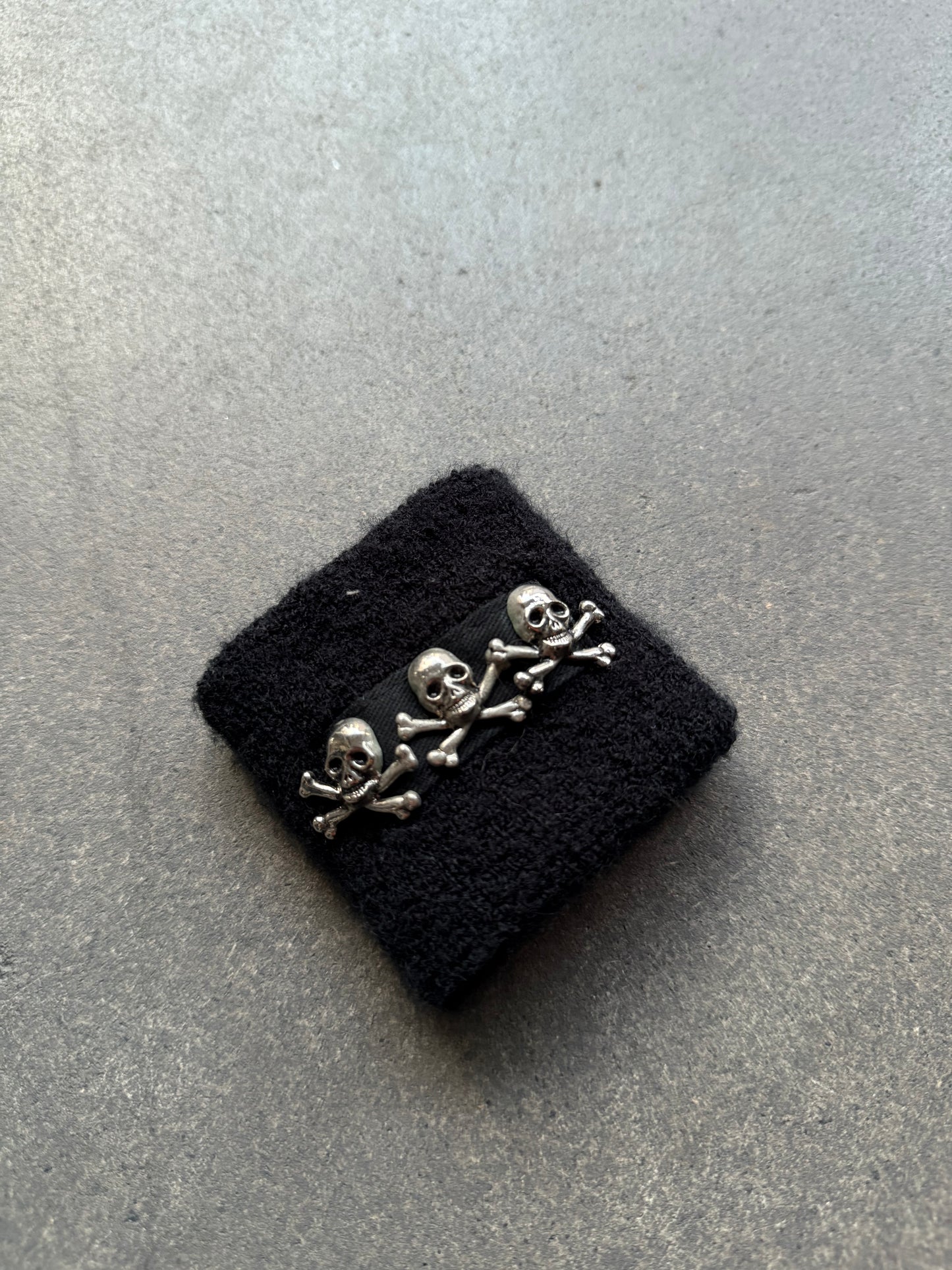 90’s skull sweat band