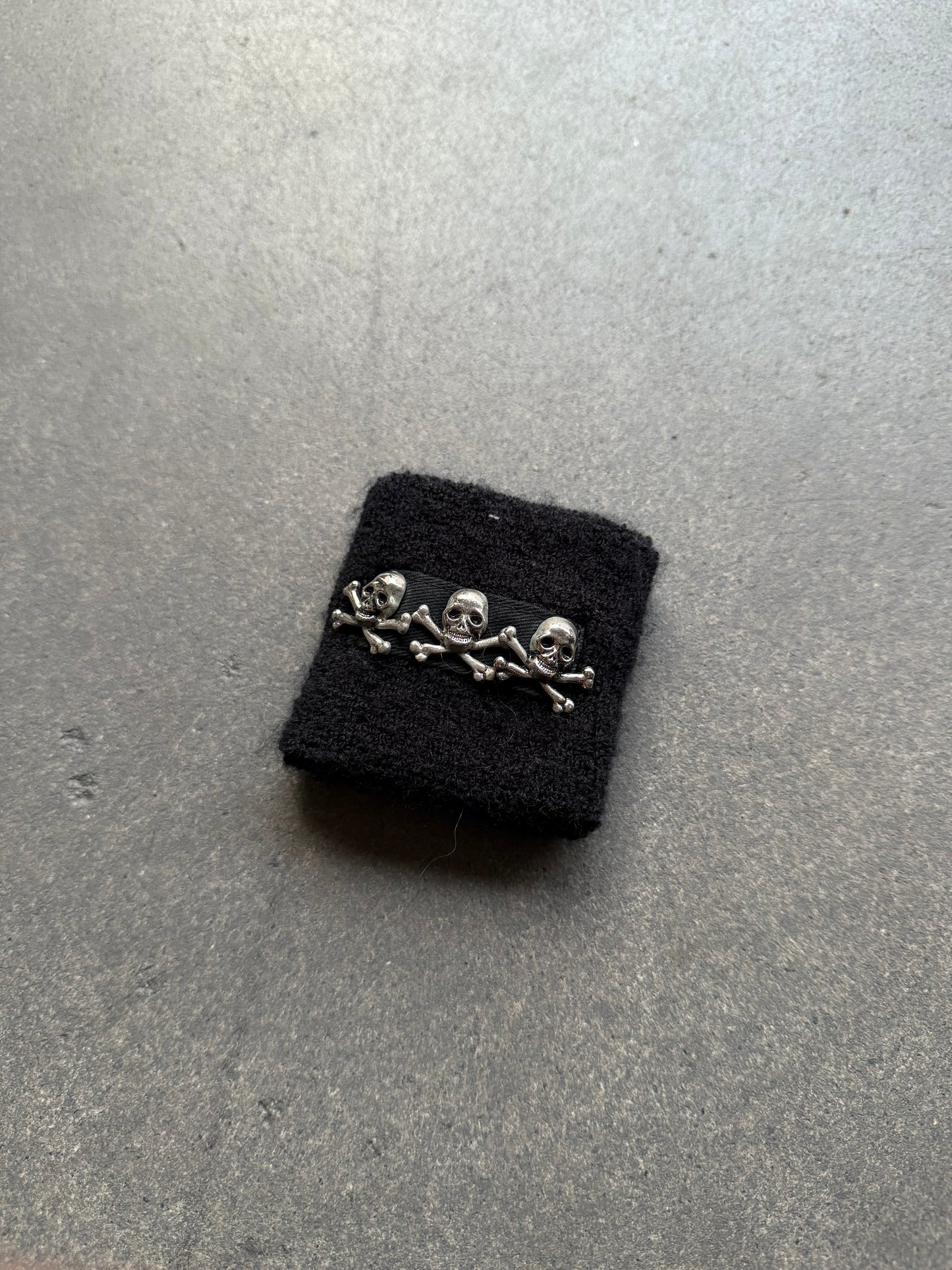 90’s skull sweat band