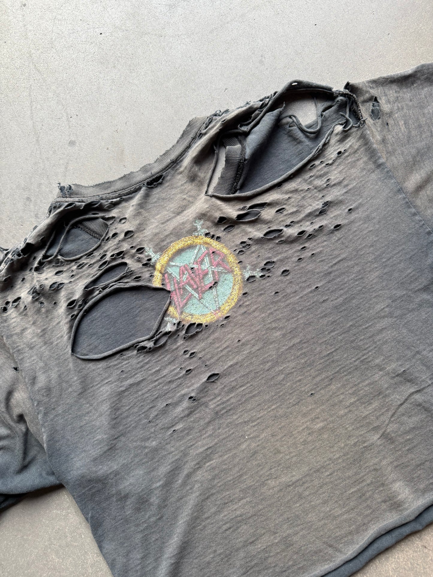90s Distressed Slayer Crop Tee
