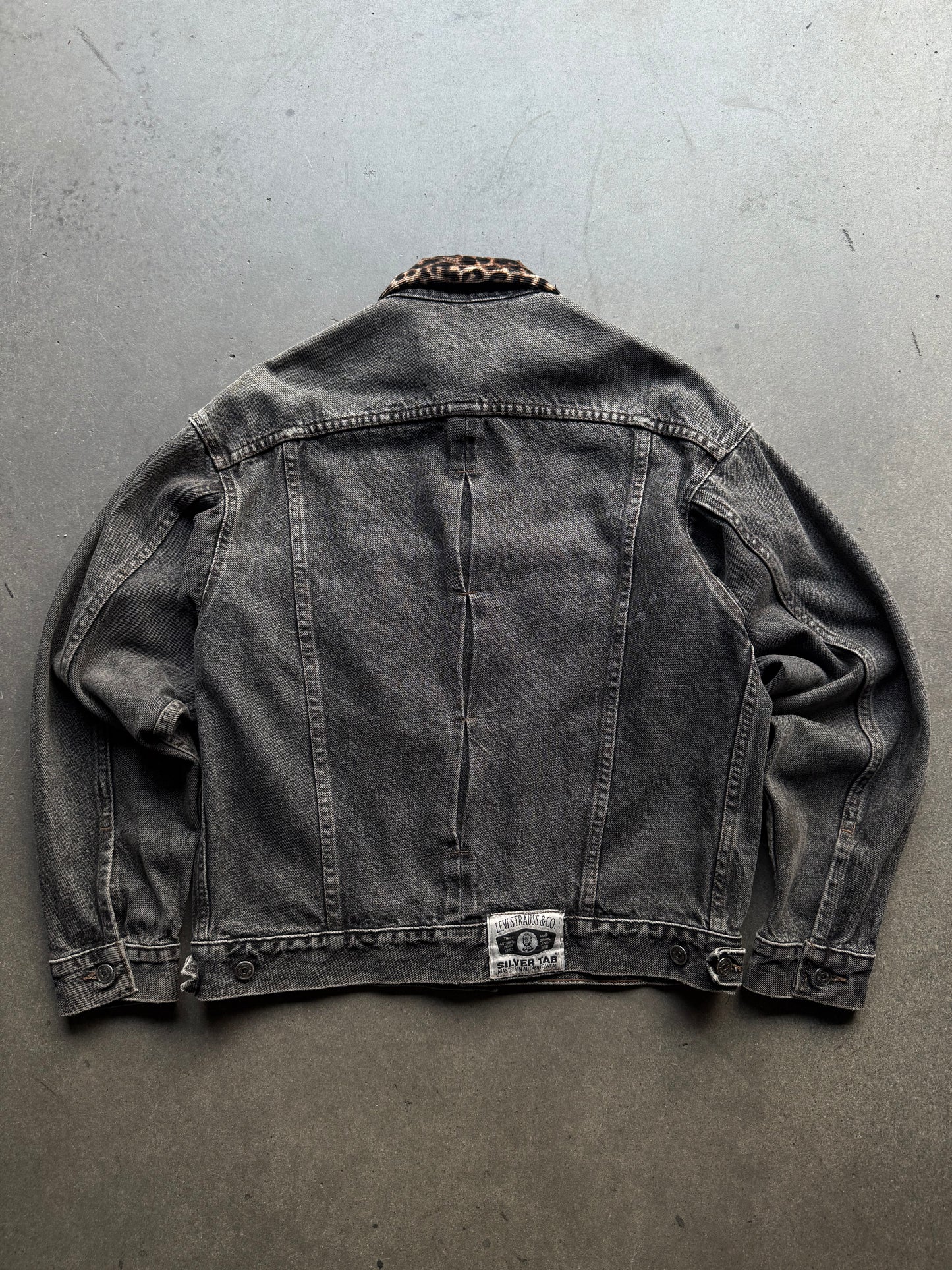1980s Black denim Levi’s silver tab jacket