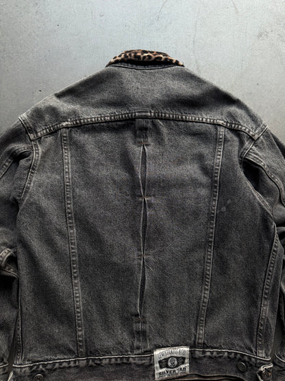 1980s Black denim Levi’s silver tab jacket