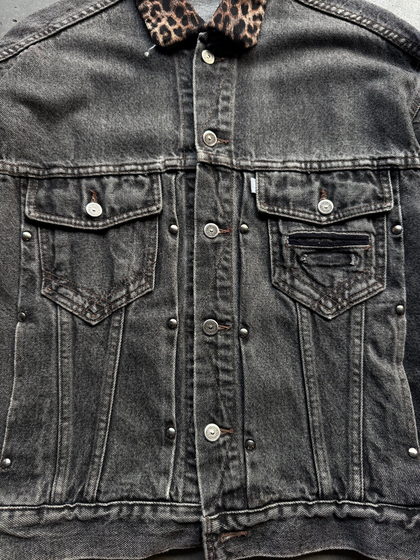 1980s Black denim Levi’s silver tab jacket