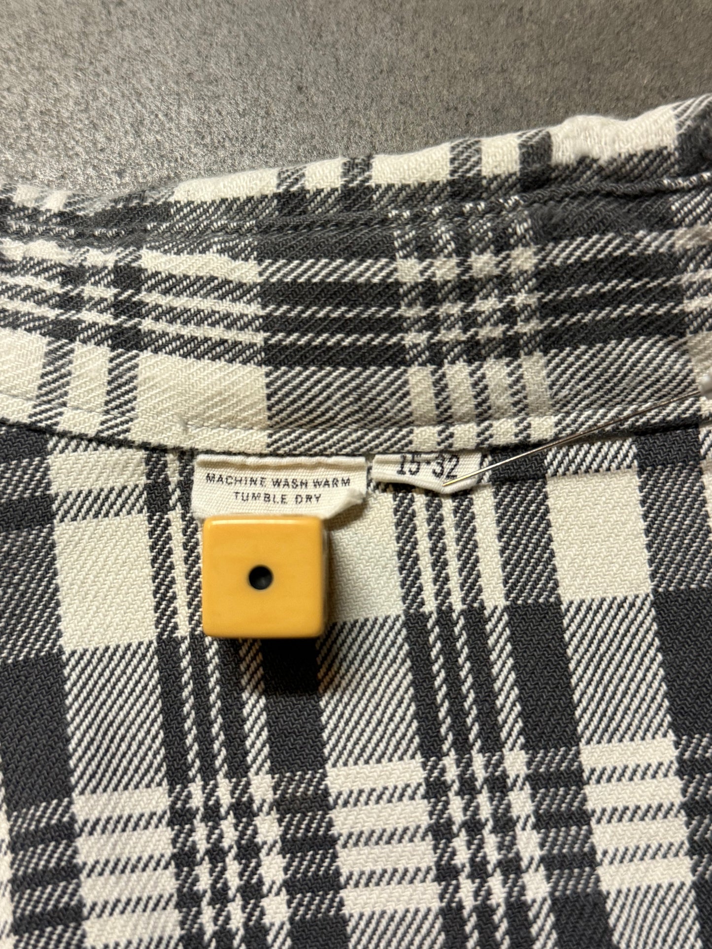 1960s sawtooth woven Cotten flannel b&w